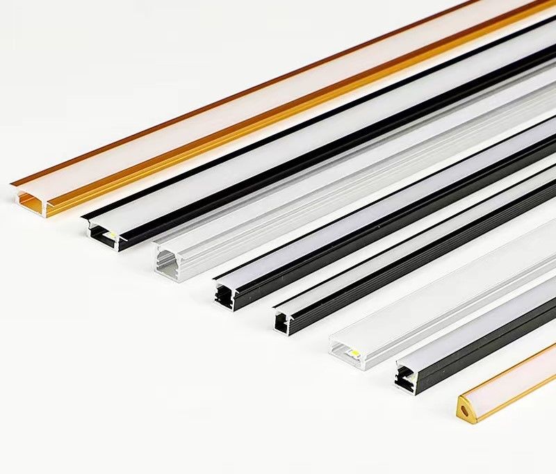 Grampos leitosos claros leves lineares dos tampões de extremidade da tampa do perfil de alumínio do diodo emissor de luz de RoHS do CE sob a prateleira do armário