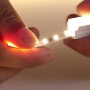 néon ajustável das luzes de tira do diodo emissor de luz da batida do silicone 2700K anti para a decoração da casa