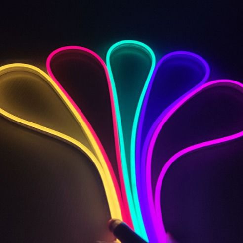 decoração estreita colorida vermelha azul flexível de néon macia IP65 do rosa da tira 12V do diodo emissor de luz de 6x12mm